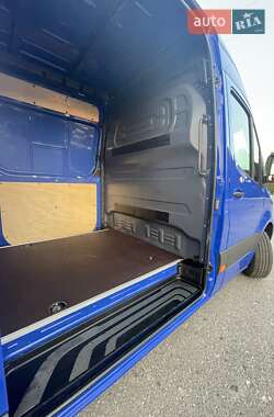 Вантажний фургон Mercedes-Benz Sprinter 2021 в 