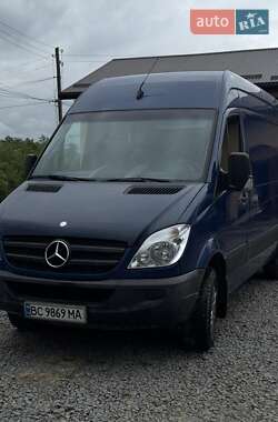 Грузовой фургон Mercedes-Benz Sprinter 2011 в 
