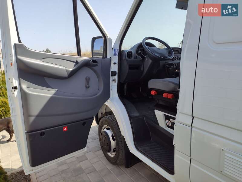 Грузовой фургон Mercedes-Benz Sprinter 2003 в Ровно