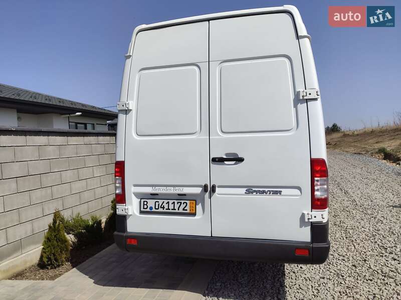 Грузовой фургон Mercedes-Benz Sprinter 2003 в Ровно