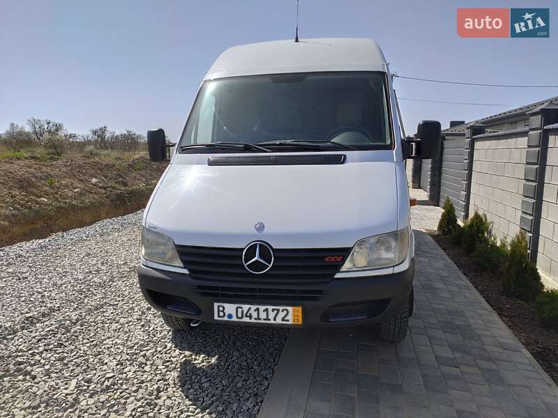 Грузовой фургон Mercedes-Benz Sprinter 2003 в Ровно