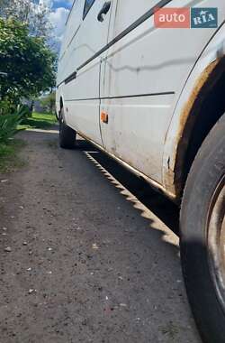 Грузовой фургон Mercedes-Benz Sprinter 2005 в 