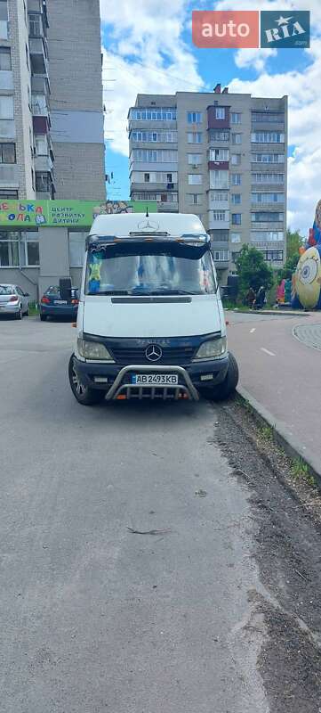 Вантажопасажирський фургон Mercedes-Benz Sprinter 2004 в 