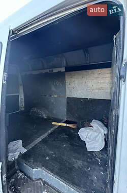 Грузовой фургон Mercedes-Benz Sprinter 2000 в 