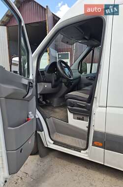 Грузовой фургон Mercedes-Benz Sprinter 2011 в 