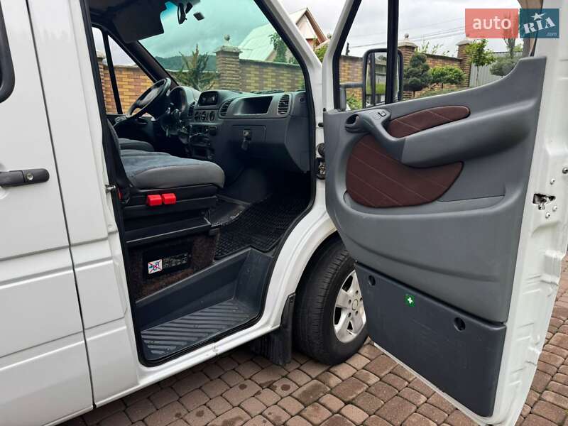 Мікроавтобус Mercedes-Benz Sprinter 2004 в Тячеві