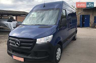 Грузовой фургон Mercedes-Benz Sprinter 2018 в 