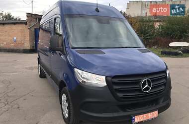 Грузовой фургон Mercedes-Benz Sprinter 2018 в 