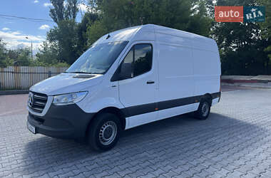 Грузовой фургон Mercedes-Benz Sprinter 2020 в 