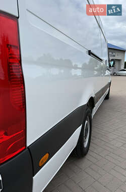 Вантажний фургон Mercedes-Benz Sprinter 2021 в 