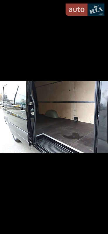 Вантажний фургон Mercedes-Benz Sprinter 2015 в Сваляві