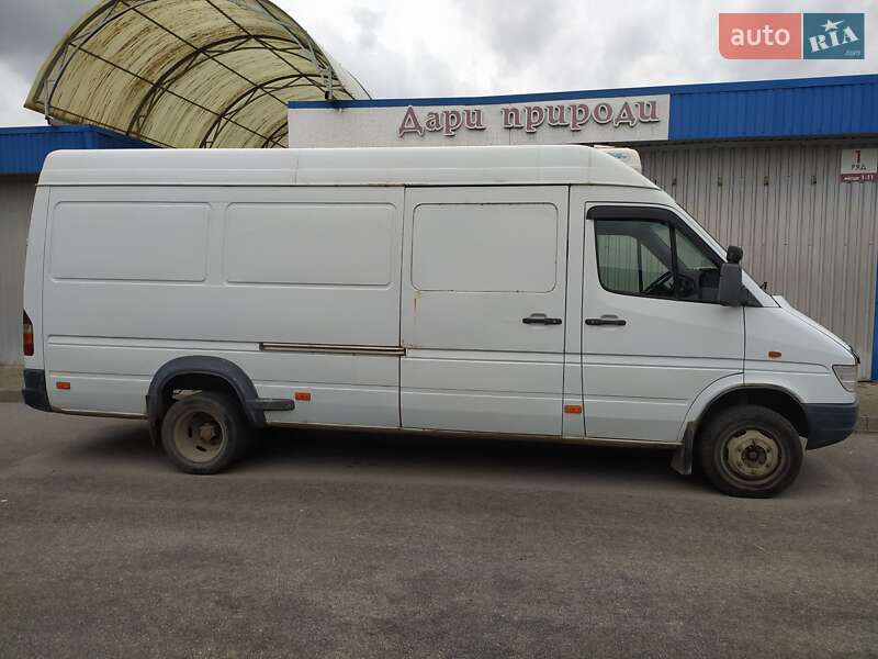 Грузовой фургон Mercedes-Benz Sprinter 1999 в 