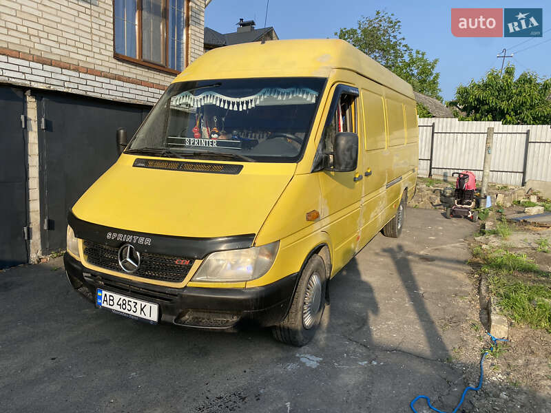 Грузовой фургон Mercedes-Benz Sprinter 2004 в 