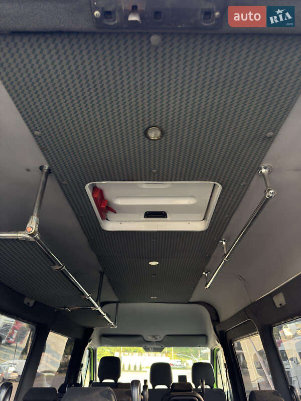 Микроавтобус Mercedes-Benz Sprinter 2000 в Иршаве