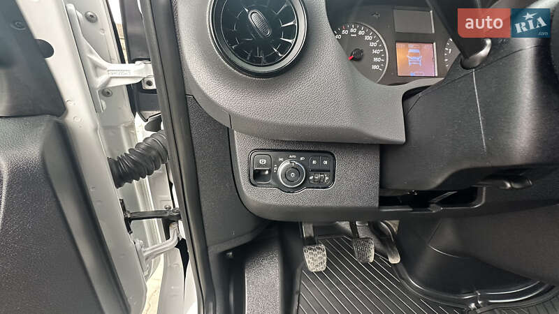 Вантажний фургон Mercedes-Benz Sprinter 2020 в Чернівцях