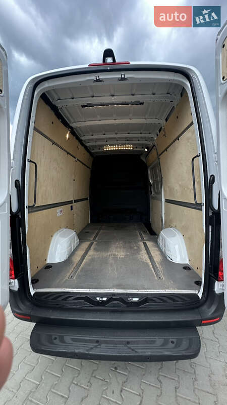 Вантажний фургон Mercedes-Benz Sprinter 2020 в Чернівцях