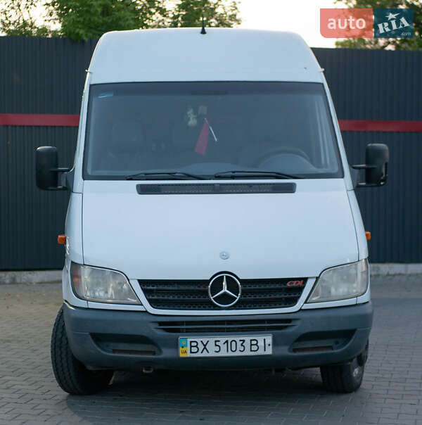 Вантажний фургон Mercedes-Benz Sprinter 2005 в 