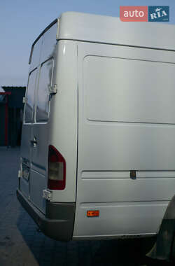 Вантажний фургон Mercedes-Benz Sprinter 2005 в 