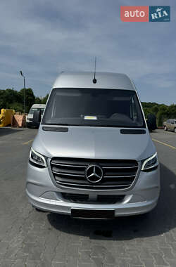 Грузовой фургон Mercedes-Benz Sprinter 2023 в 