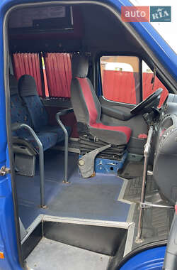 Микроавтобус Mercedes-Benz Sprinter 2005 в 