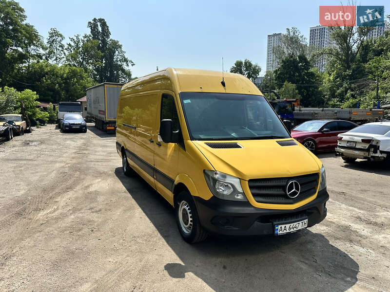 Грузовой фургон Mercedes-Benz Sprinter 2015 в 