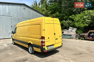 Грузовой фургон Mercedes-Benz Sprinter 2015 в 