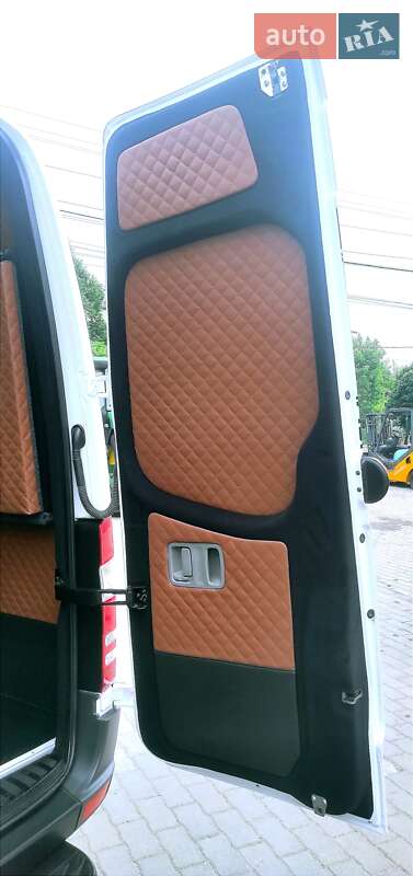 Вантажопасажирський фургон Mercedes-Benz Sprinter 2018 в Житомирі