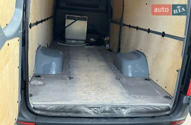 Грузовой фургон Mercedes-Benz Sprinter 2019 в 