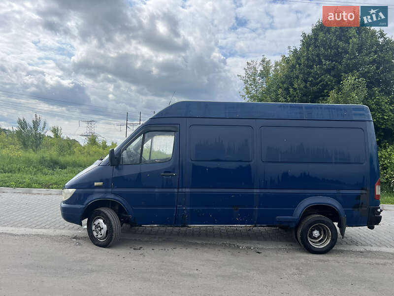 Грузовой фургон Mercedes-Benz Sprinter 2004 в Ровно