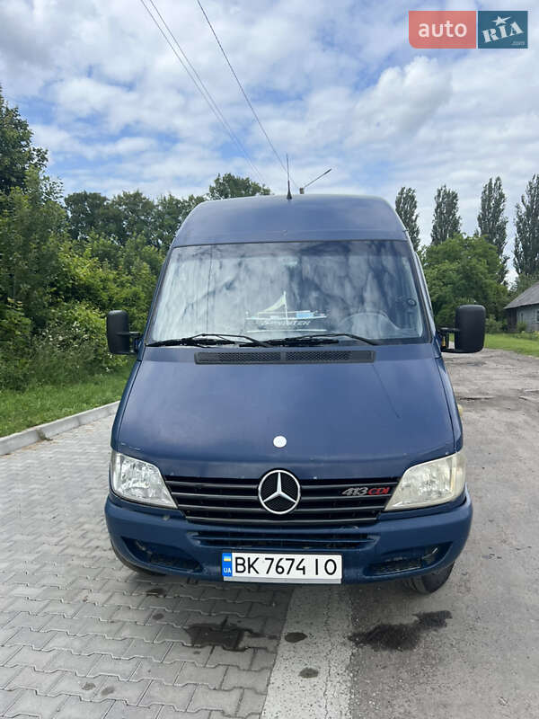 Грузовой фургон Mercedes-Benz Sprinter 2004 в Ровно
