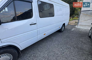 Грузовой фургон Mercedes-Benz Sprinter 2000 в 