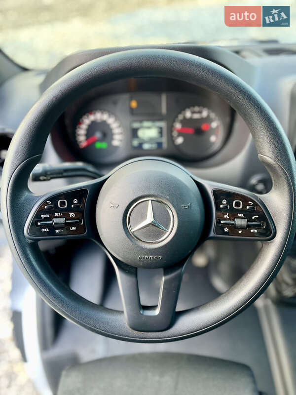 Грузовой фургон Mercedes-Benz Sprinter 2022 в Черновцах