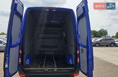 Грузовой фургон Mercedes-Benz Sprinter 2017 в 