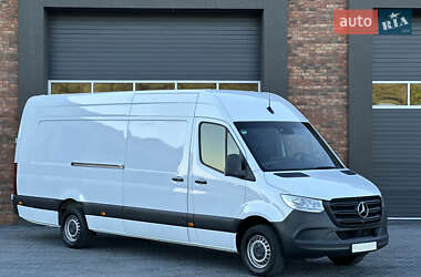Грузовой фургон Mercedes-Benz Sprinter 2021 в 