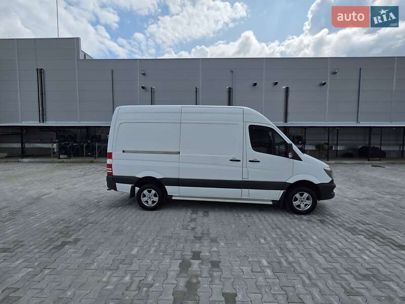 Грузовой фургон Mercedes-Benz Sprinter 2016 в Львове