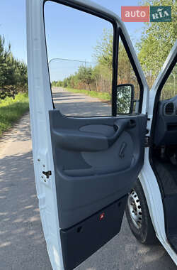 Вантажопасажирський фургон Mercedes-Benz Sprinter 2004 в 