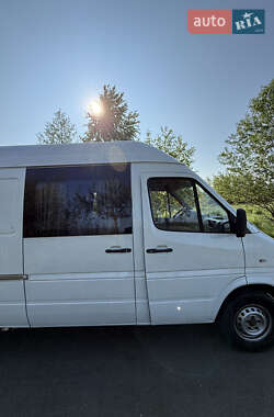 Вантажопасажирський фургон Mercedes-Benz Sprinter 2004 в 