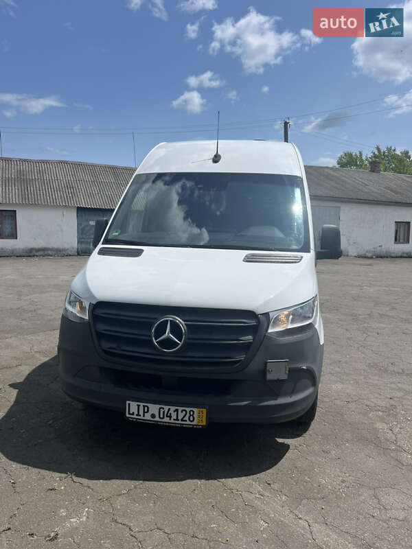 Грузовой фургон Mercedes-Benz Sprinter 2018 в 