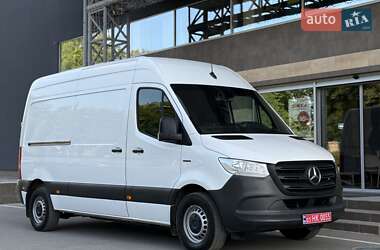 Грузовой фургон Mercedes-Benz Sprinter 2021 в 