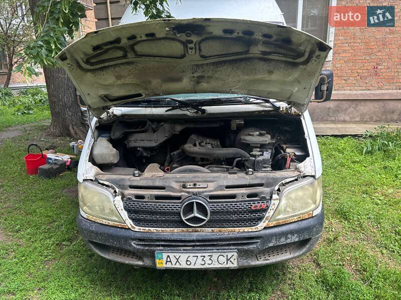 Грузовой фургон Mercedes-Benz Sprinter 2004 в 