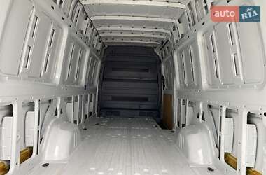 Грузовой фургон Mercedes-Benz Sprinter 2018 в 