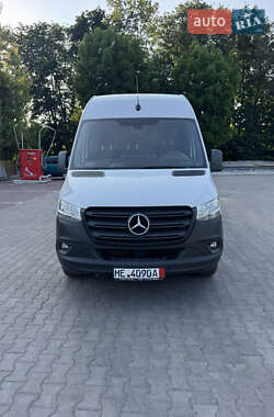 Грузовой фургон Mercedes-Benz Sprinter 2021 в 