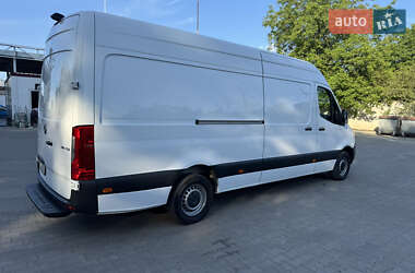 Грузовой фургон Mercedes-Benz Sprinter 2021 в 