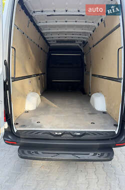 Грузовой фургон Mercedes-Benz Sprinter 2021 в 