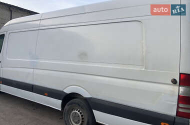 Грузовой фургон Mercedes-Benz Sprinter 2010 в 