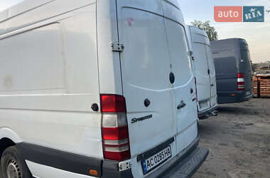 Грузовой фургон Mercedes-Benz Sprinter 2010 в 