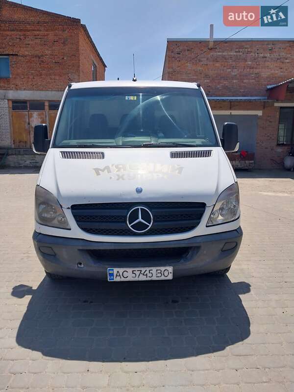 Mercedes-Benz Sprinter 2012