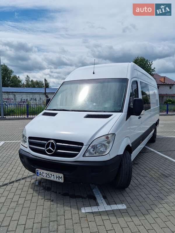 Mercedes-Benz Sprinter 2011