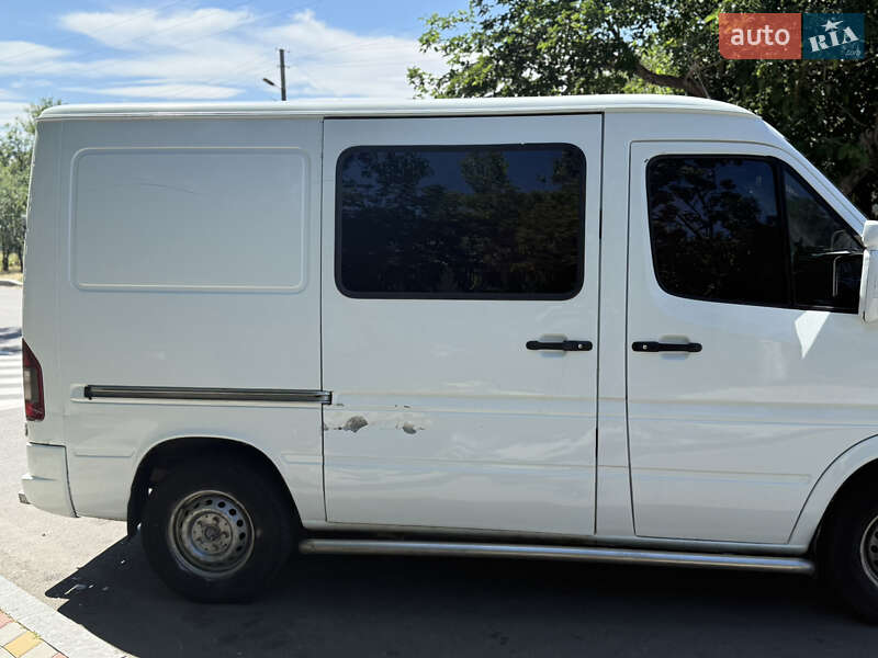 Вантажопасажирський фургон Mercedes-Benz Sprinter 2004 в Вознесенську