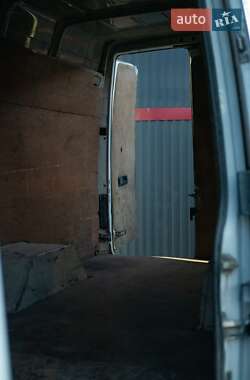 Грузовой фургон Mercedes-Benz Sprinter 2005 в 